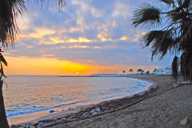 Sweet Home In Puerto Marina Benalmadena Exterior photo